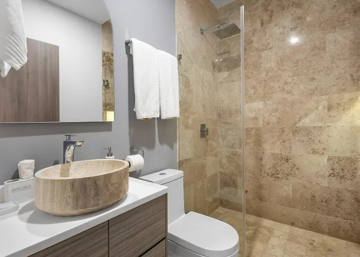 1 Bd Soaking Tub 500 M From Jaguar Park And Apartment *