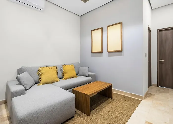 1 Bd Soaking Tub 500 M From Jaguar Park And Apartment *
