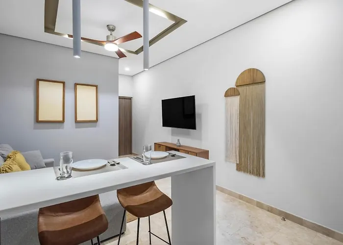 1 Bd Soaking Tub 500 M From Jaguar Park And Apartment *